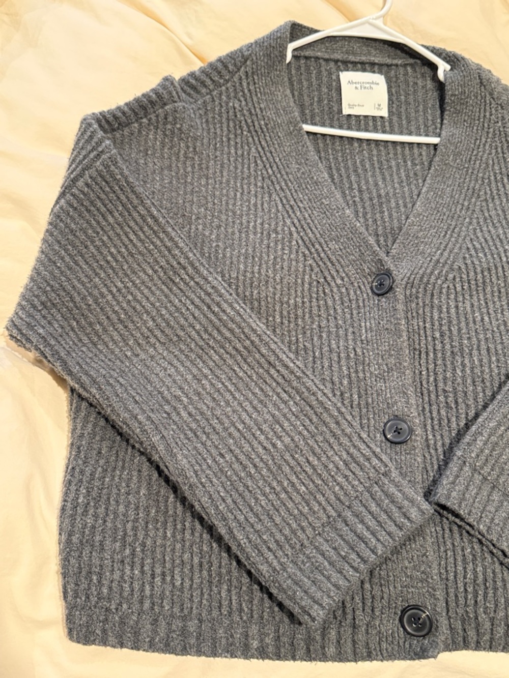 A&F Gray Ribbed Short Chunky Cardigan - Picture 6 of 10